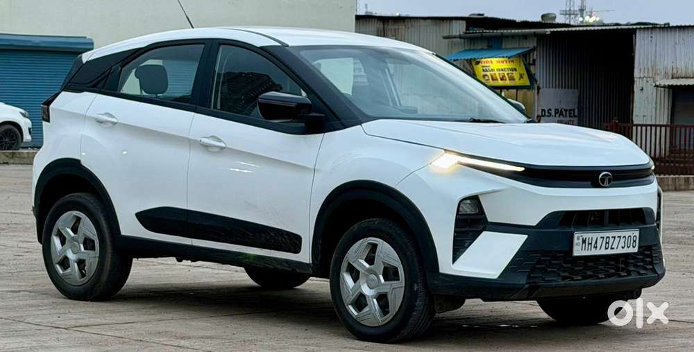 Tata Nexon Smart Plus S 1.2 Revotron Petrol 5 Mt, 2025, Petrol