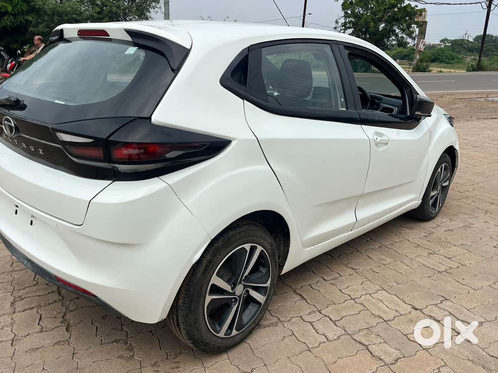Tata Altroz 1.2 Petrol 2021 Top Variant