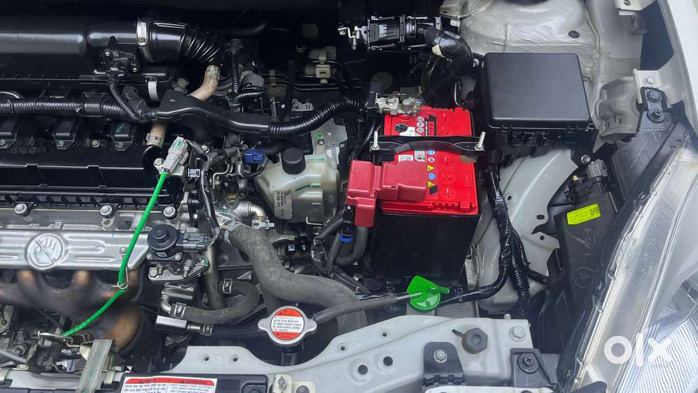 Maruti Suzuki Dzire Vxi Ags, 2022, Petrol
