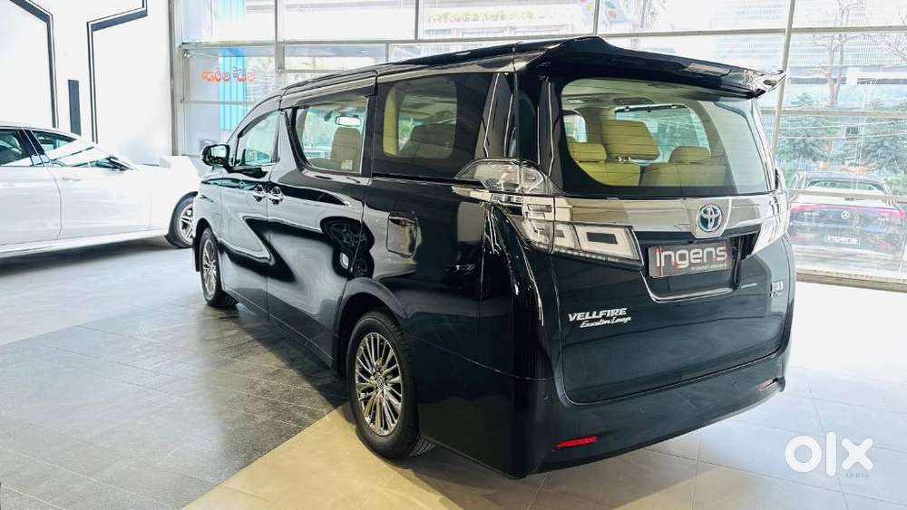 Toyota Vellfire 2.5 Executive Lounge, 2021, Petrol