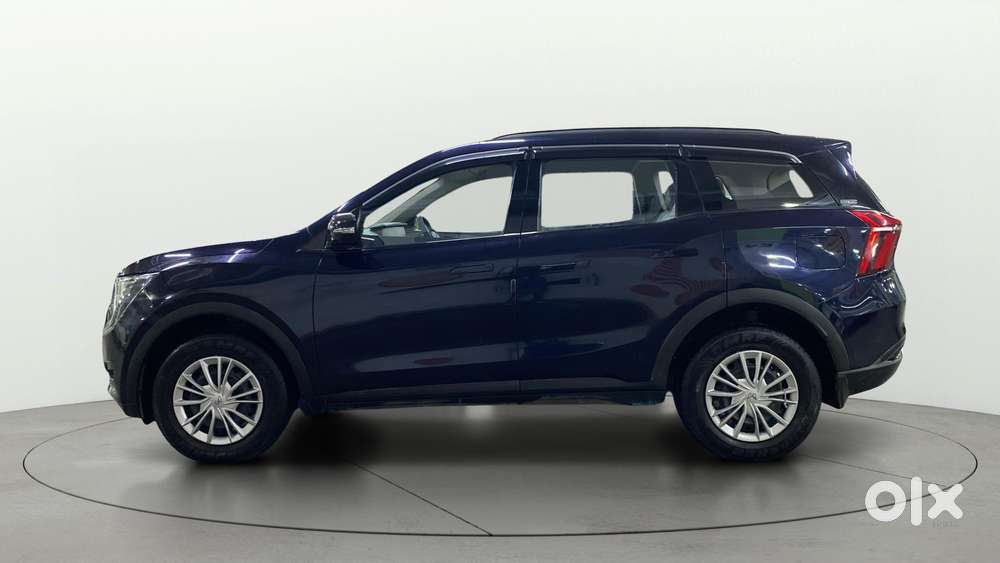 Mahindra Xuv700 2.0 Ax 3 Petrol Mt 5 Str, 2022, Petrol