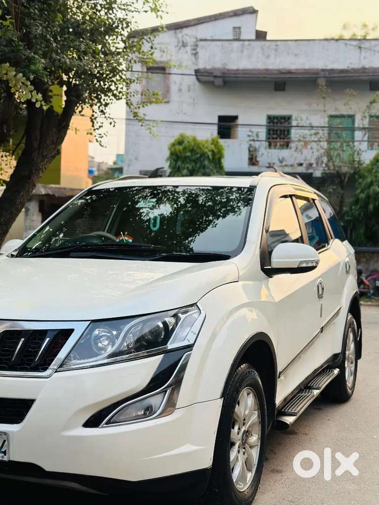 Very Good Condition Car Xuv. W10 Sunroof