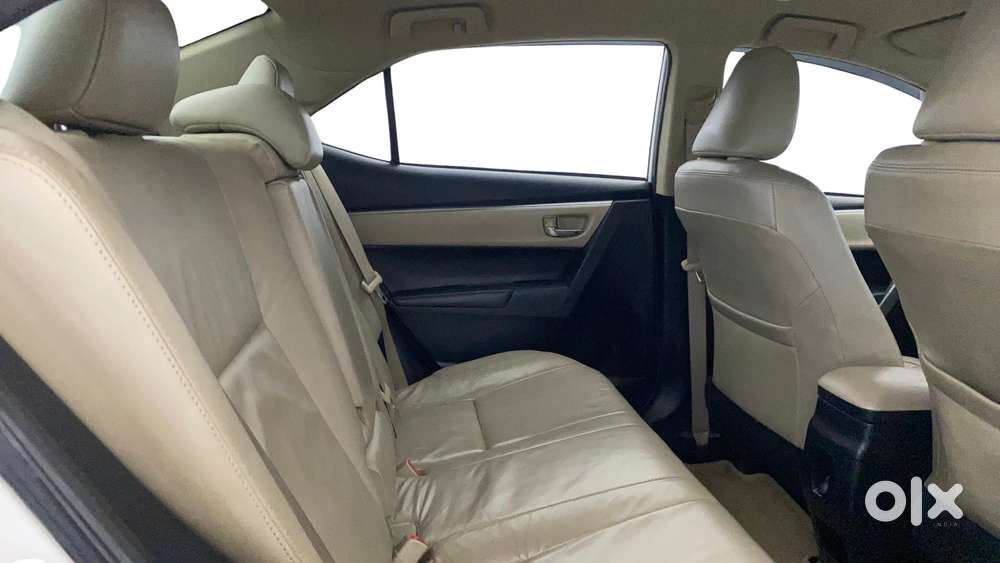 Toyota Corolla Altis 2013-2017 Vl At, 2015, Petrol