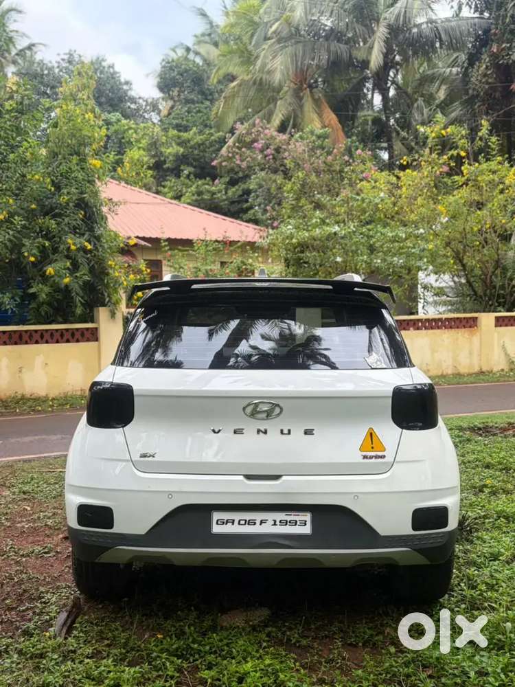 Hyundai Venue 2020 Petrol Well Maintained