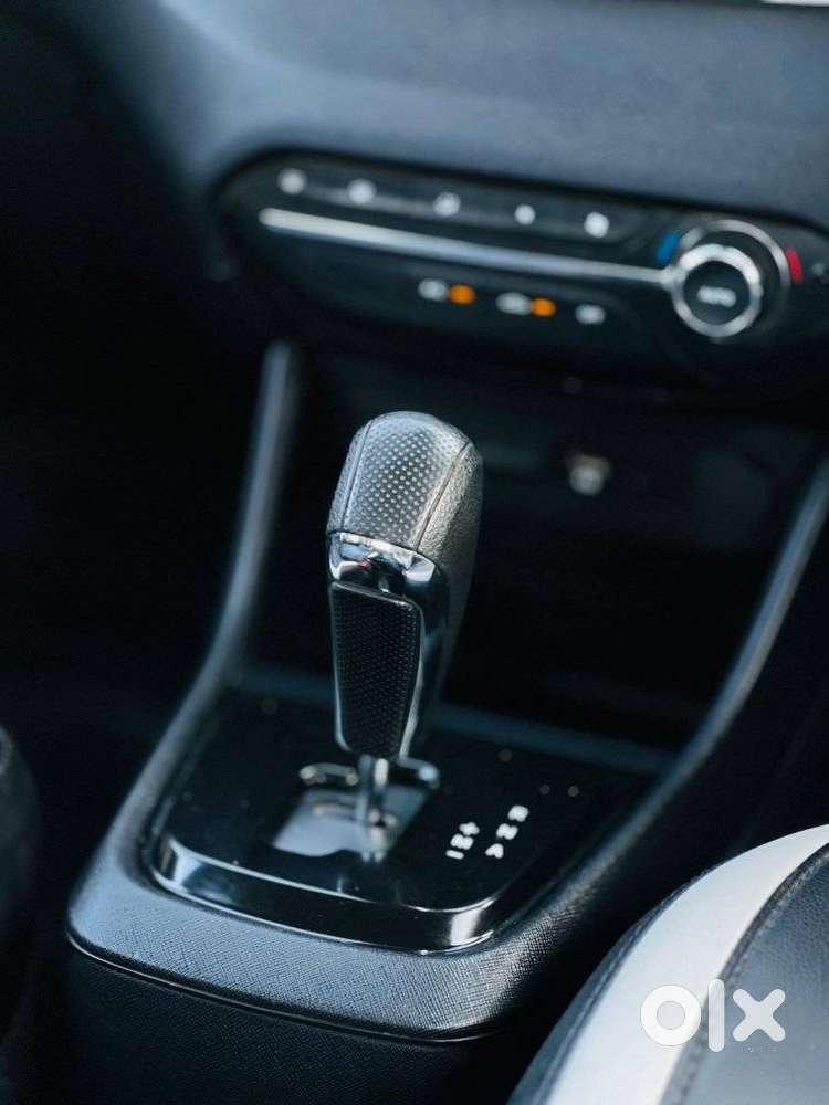 Tata Punch 1.2 Revotron Creative Dual Tone, 2021, Petrol