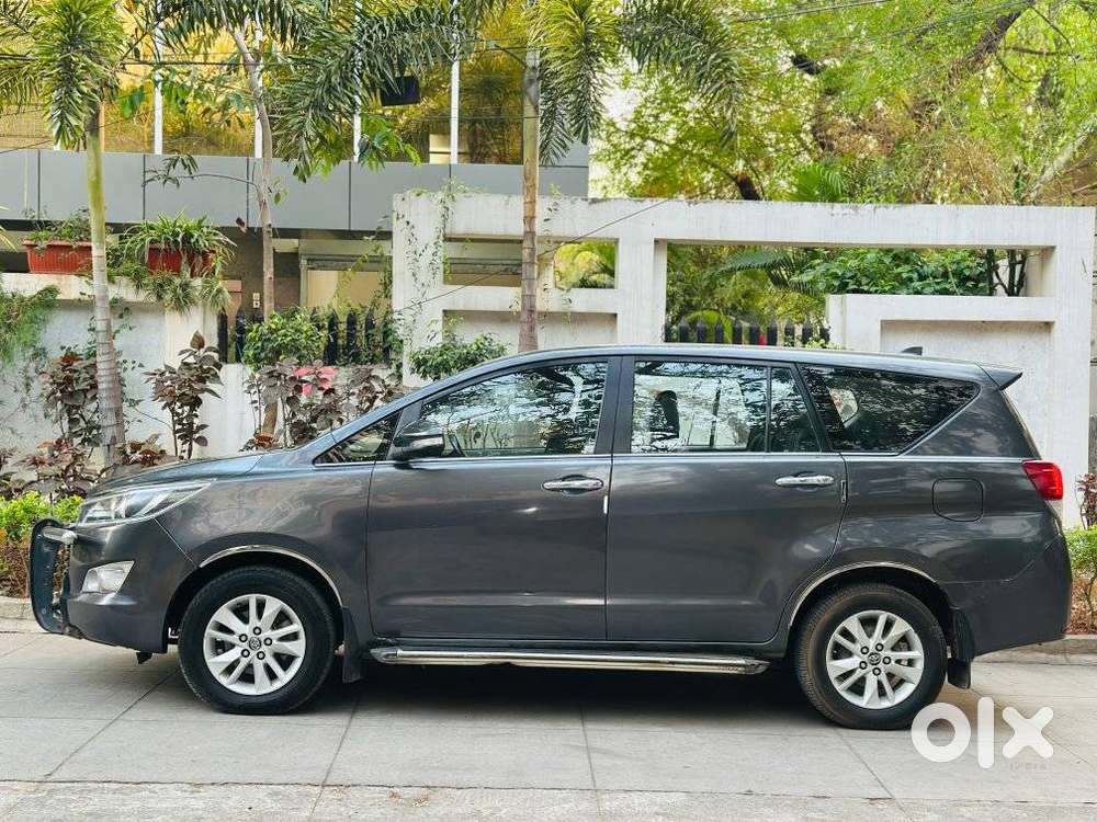 Toyota Innova Crysta 2.4 V 7 Str, 2016, Diesel