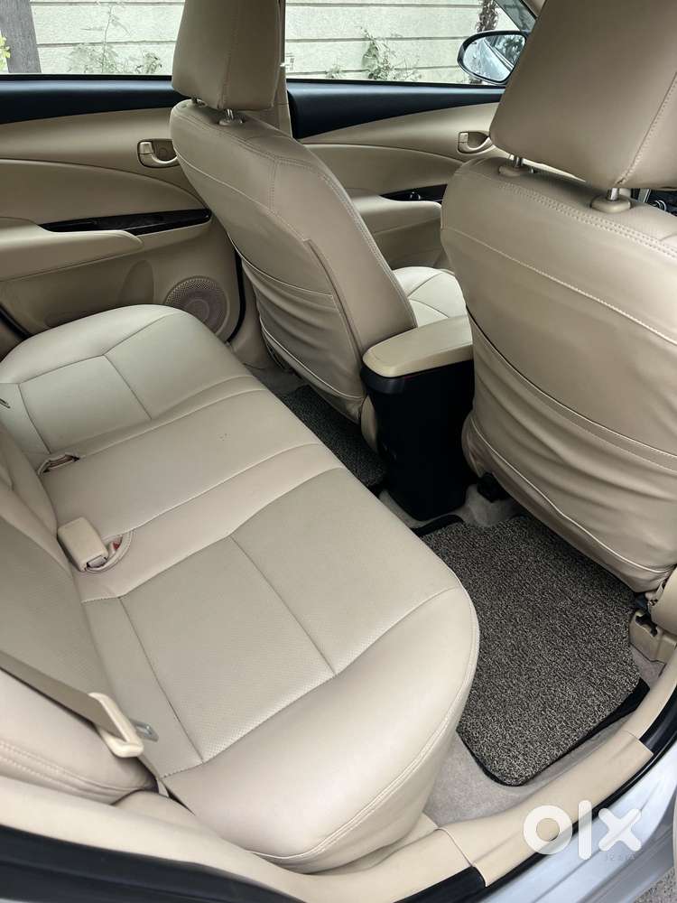 Toyota Yaris J Cvt, 2018, Petrol