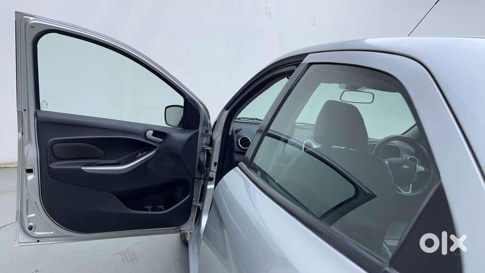 Ford Figo Petrol Titanium, 2016, Petrol