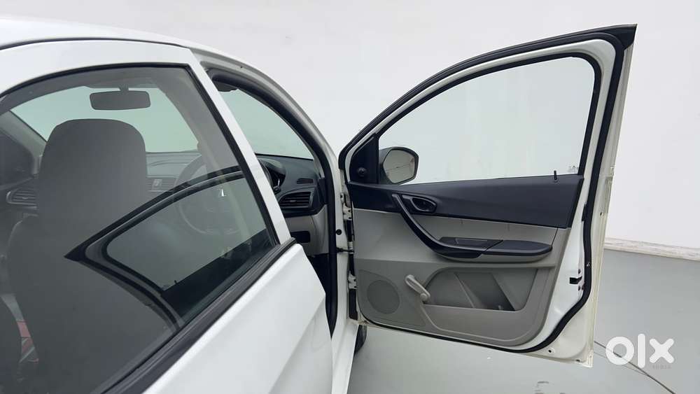 Tata Tiago Xe, 2019, Petrol
