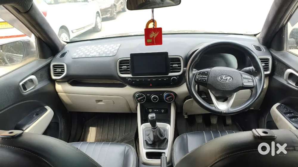 Hyundai Venue Petrol 1.2l 2023 Knight Edition