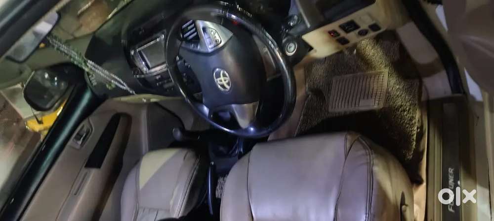 Toyota Fortuner Legender 2014 Diesel 220000 Km Driven