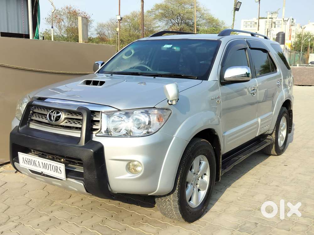 Toyota Fortuner 3.0 4x4 Manual, 2011, Diesel