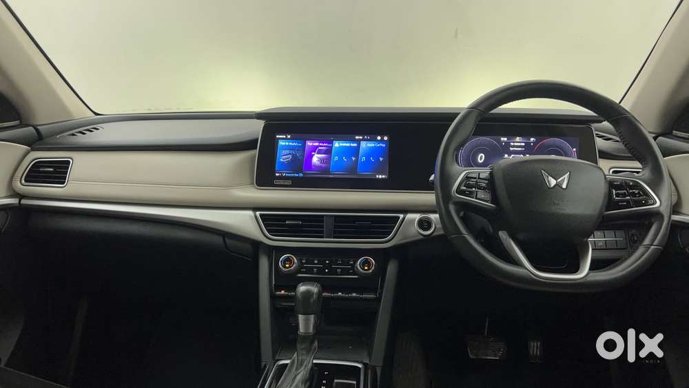 Mahindra Xuv700 2.0 Ax 7 Petrol At Luxury Pack Str, 2021, Petrol