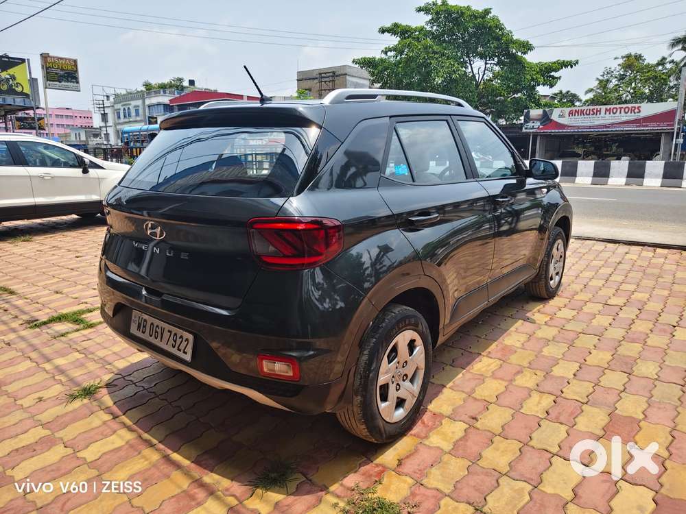 Hyundai Venue, 2021, Petrol