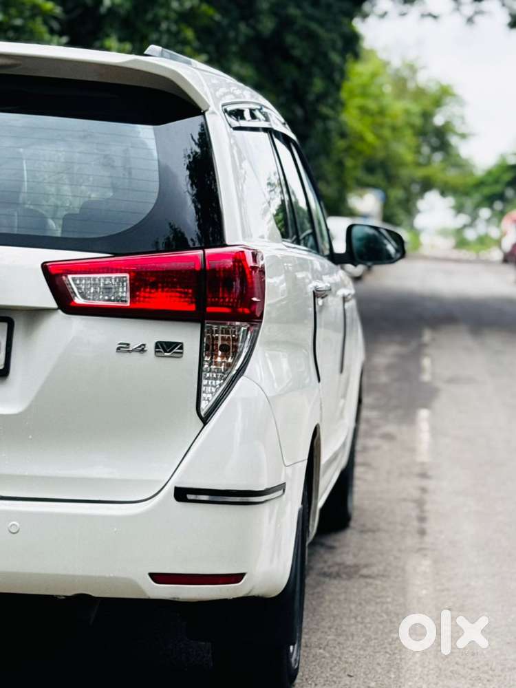 Toyota Innova Crysta 2017 With Servic Record Just Take N Drive