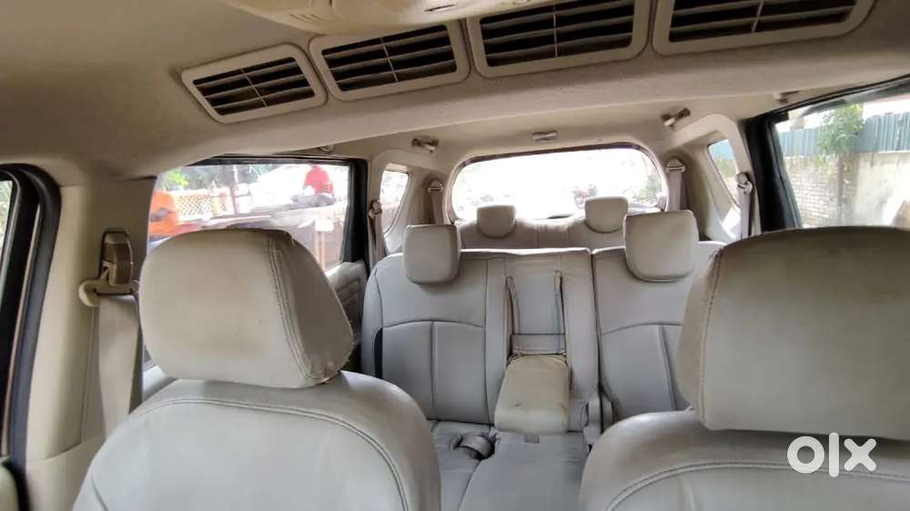 Maruti Suzuki Ertiga Zxi 2012 Top Model