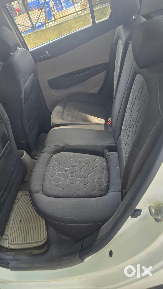 Hyundai I20 1.4 Asta Option, 2011, Cng & Hybrids