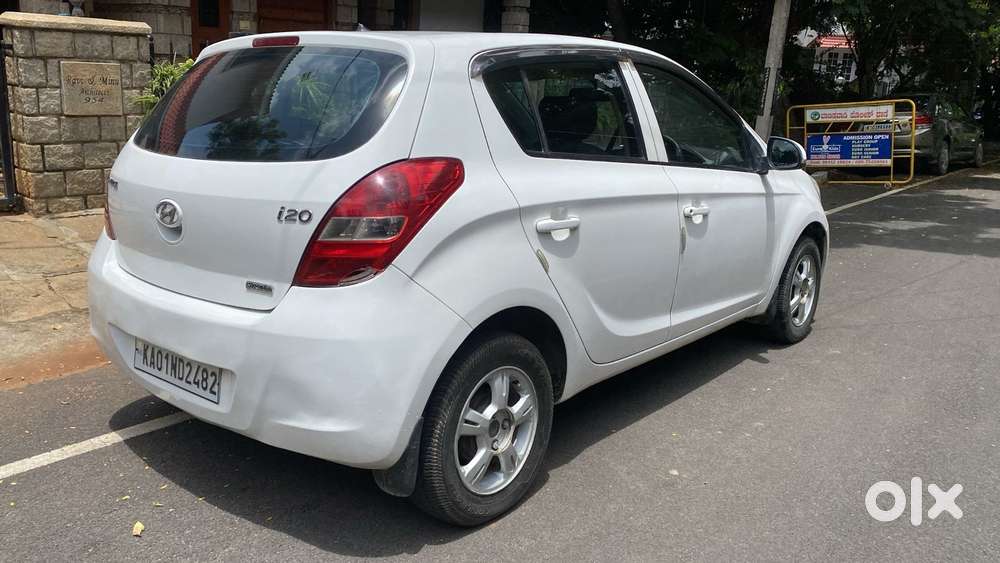 Hyundai I20 2010-2012 1.4 Asta At With Avn, 2011, Petrol