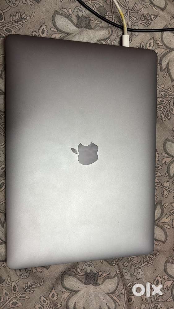 Apple MacBook Pro M2 Pro &ndash; 24GB RAM | 1TB SSD