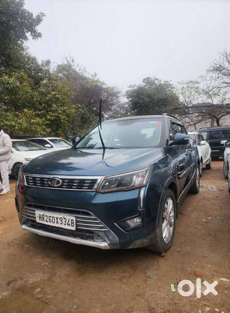 Mahindra Xuv300 W8 1.2 Petrol Dual Tone, 2020, Cng & Hybrids