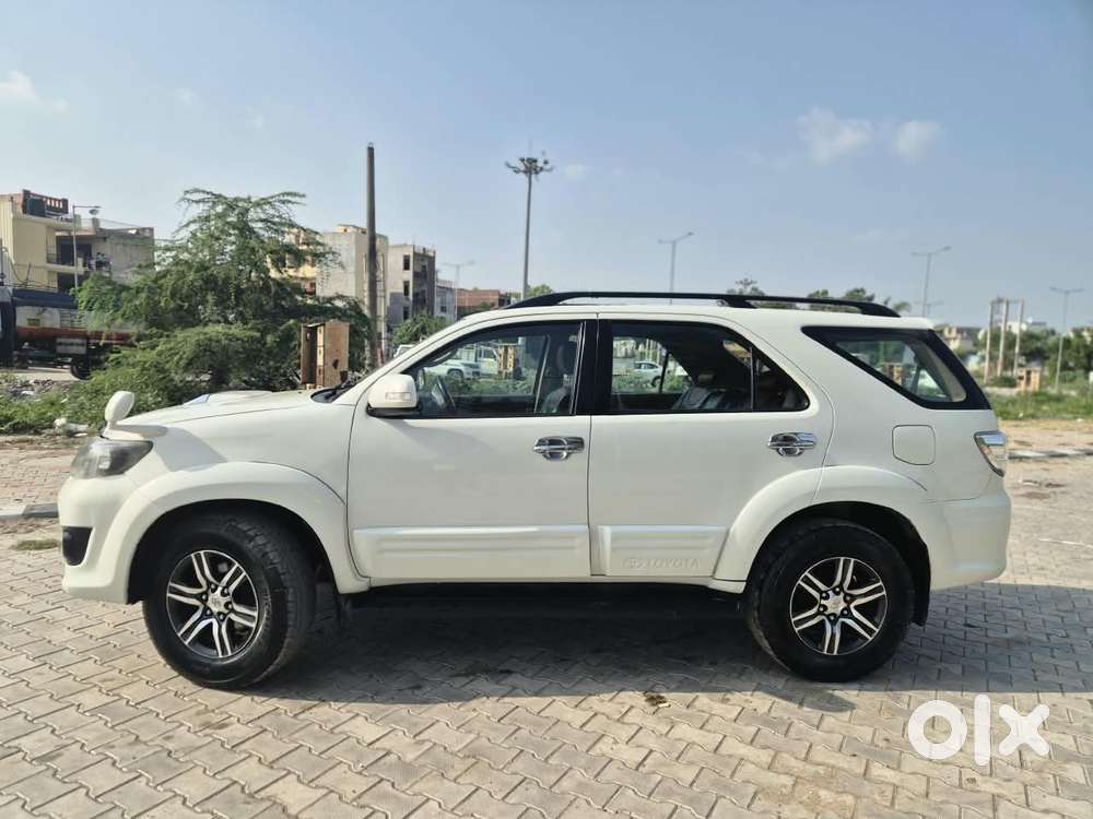 Toyota Fortuner 4x2 Manual, 2013, Diesel