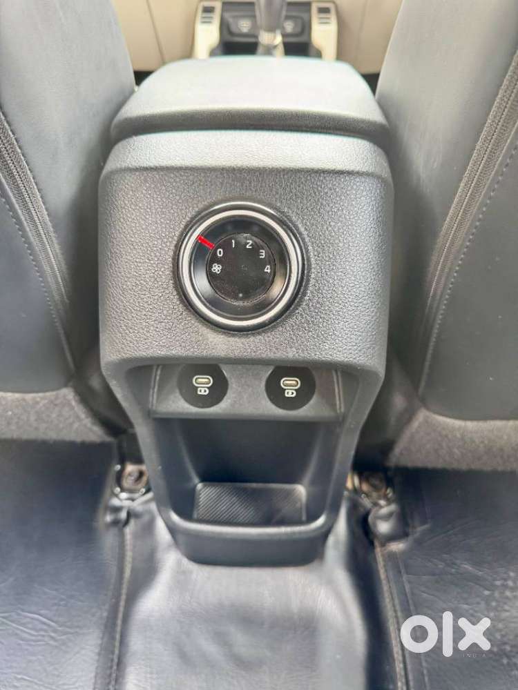 Kia Carens G 1.5 6mt Premium (o) 7-seater, 2025, Diesel