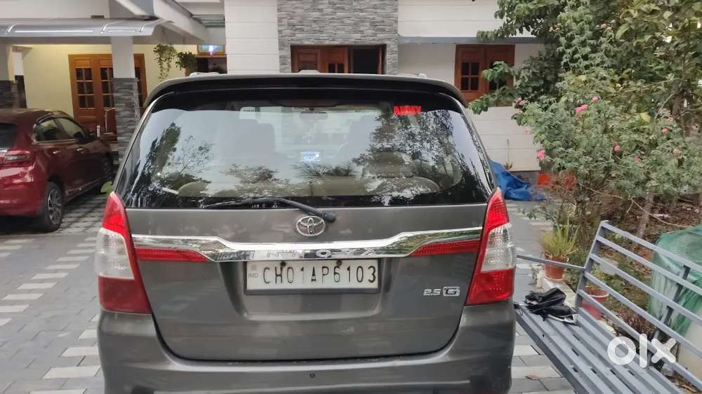 Toyota Innova 2012
