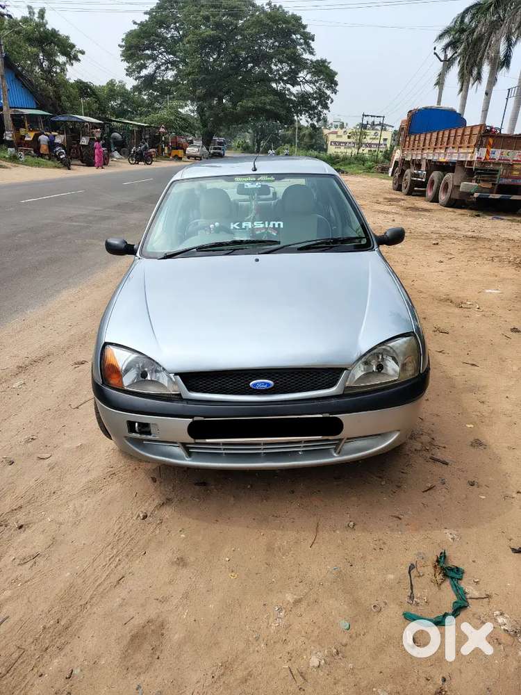 Ford Ikon 1.6 Zxi 2004