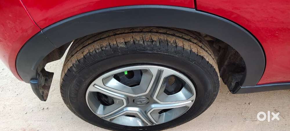 Tata Nexon 1.2 Revotron Xt, 2018, Petrol