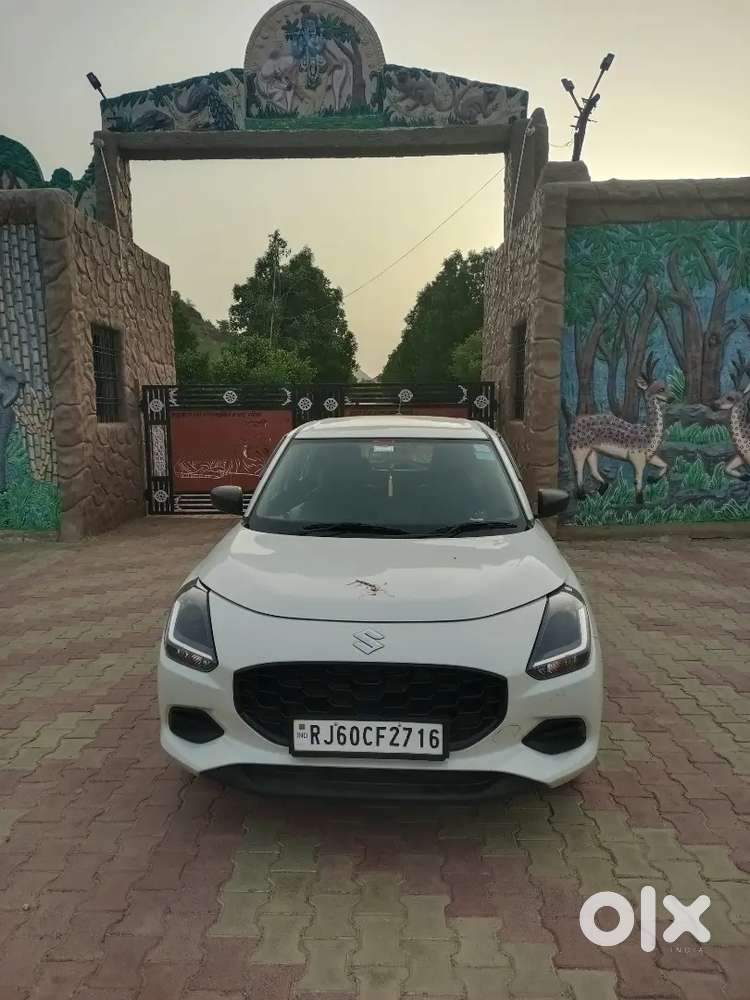 Swift Maruti Suzuki 2025 Petrol Manual 10500 Km