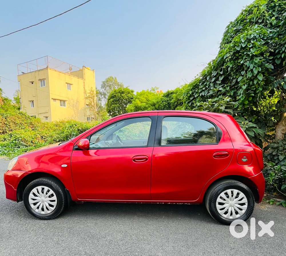 Toyota Etios Liva 2011-2012 J, 2011, Petrol