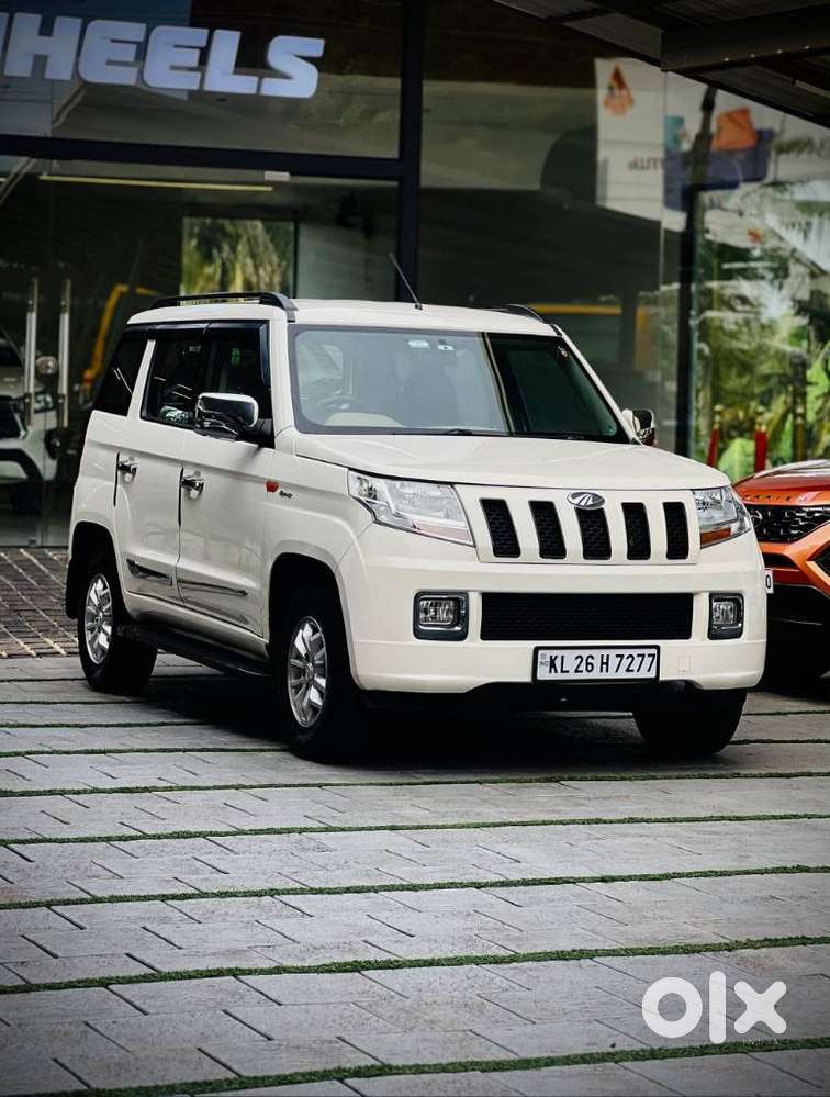 Mahindra Tuv 300 T8 Amt (automatic), 2017, Diesel