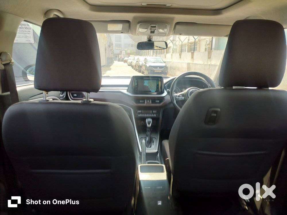 Maruti Suzuki Brezza 1.5 Zxi At Smart Hybrid, 2023, Petrol