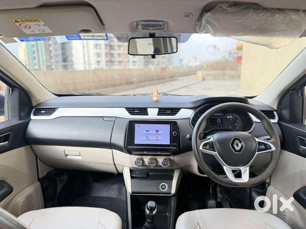 Renault Triber Rxz, 2022, Petrol