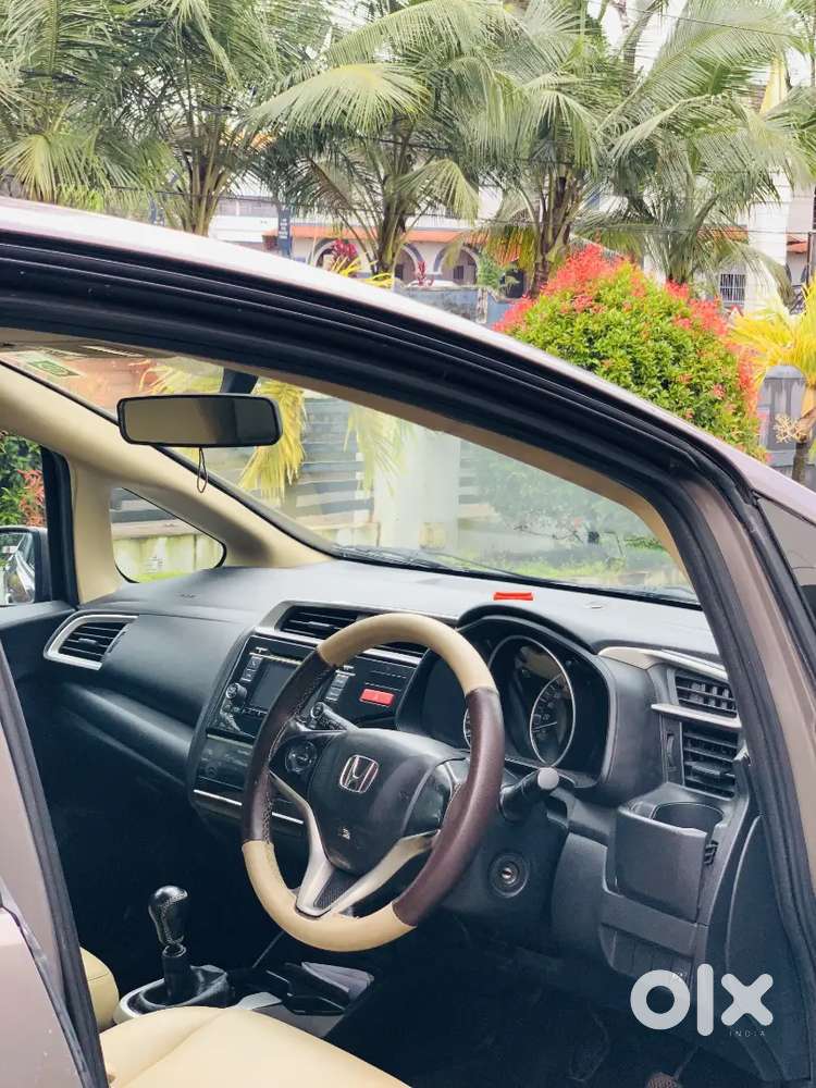 Honda Jazz 2016 Diesel V Mt Top Model Well Maintained First Owner