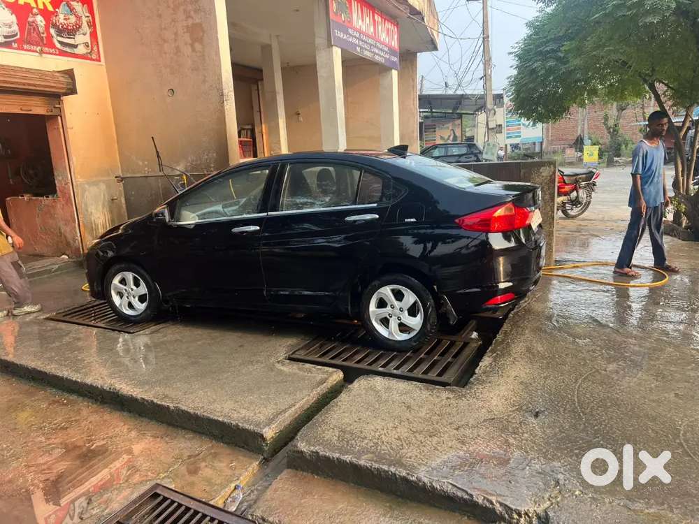 Honda City 1.5 V 2014