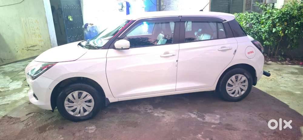 Maruti Suzuki Swift Vxi Optional, 2025, Petrol