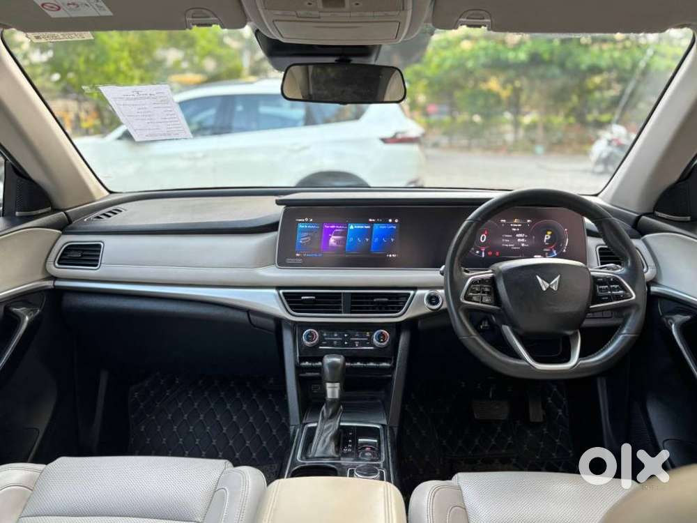Mahindra Xuv700 2.2 Ax 7 Diesel At Str Awd, 2022, Diesel