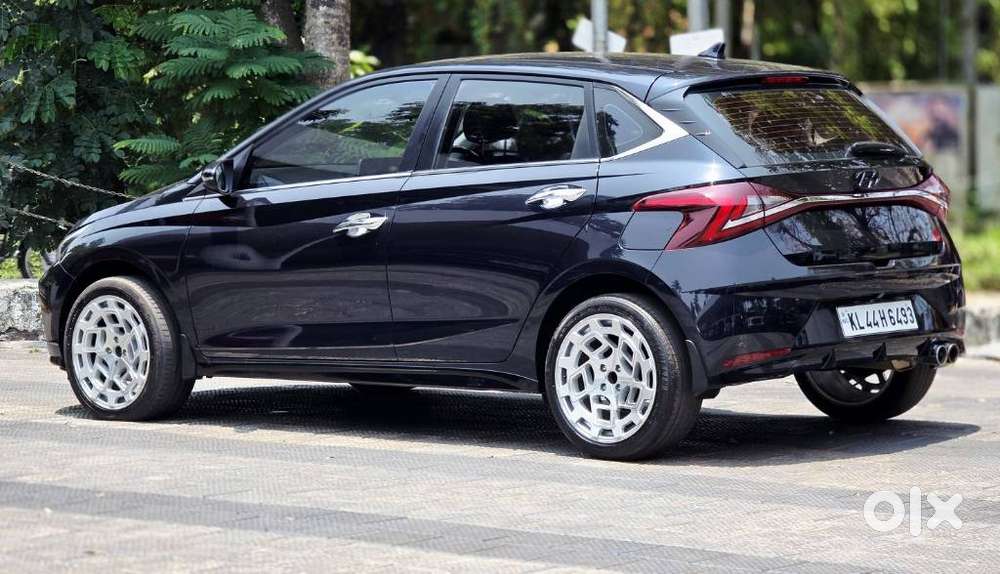 Hyundai I20 Asta (o) 1.2 Mt, 2023, Petrol