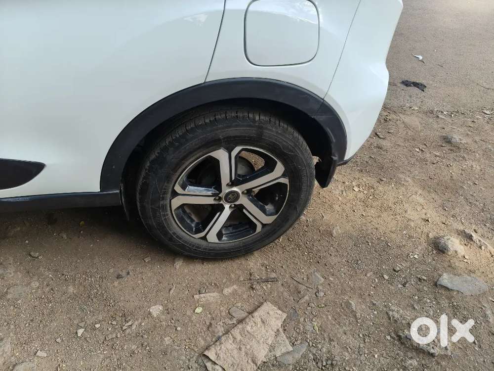 Tata Nexon Diesel Amt Xz+ (top-end) With Sunroof For Sale - Perk Car