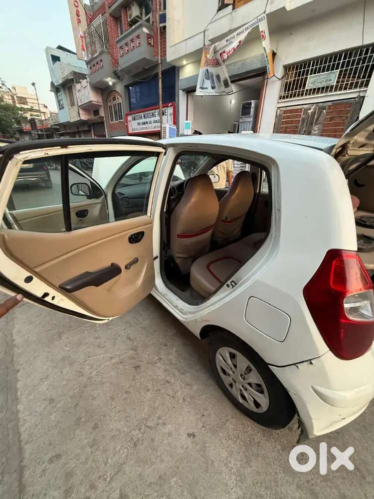 Hyundai I10 Era 2013 Hybrid Manual Car Cng
