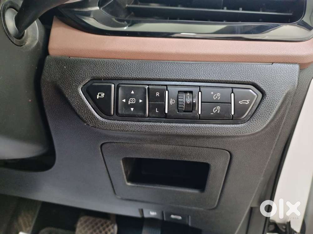 Mg Hector Plus Savvy Pro 1.5 Turbo Petrol Cvt 7 Str Dual Tone, 2024,..