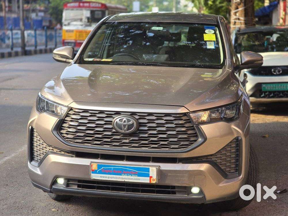 Toyota Innova Hycross 2.0 G-slf 8 Str, 2023, Petrol
