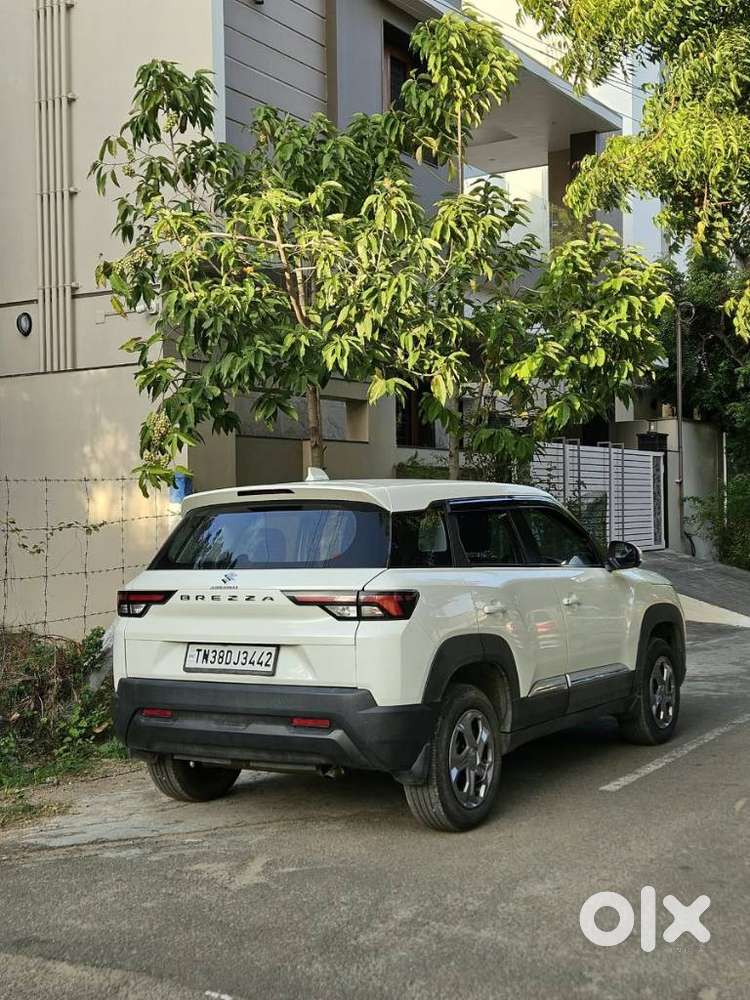 Maruti Suzuki Brezza 1.5 Lxi Smart Hybrid, 2024, Petrol
