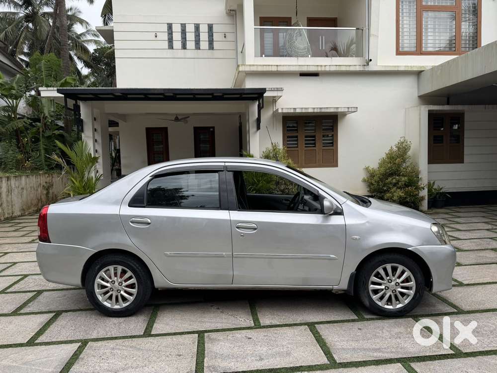 Toyota Etios, 2011, Petrol