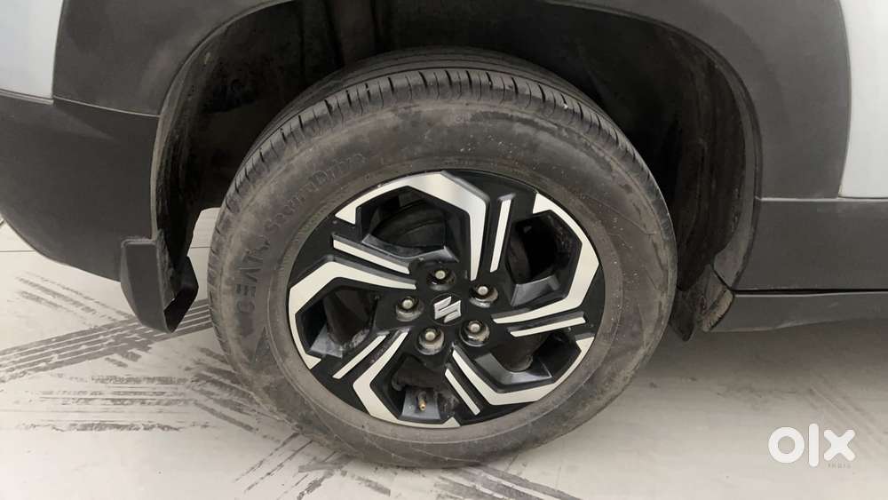 Maruti Suzuki Vitara Brezza 1.5 Zxi Plus At Dual Tone, 2022, Petrol