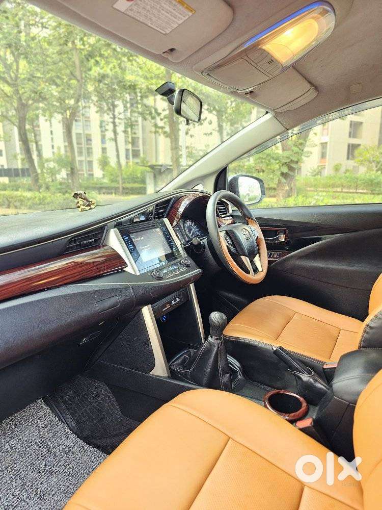 Toyota Innova Crysta 2.4 V 8 Str, 2016, Diesel