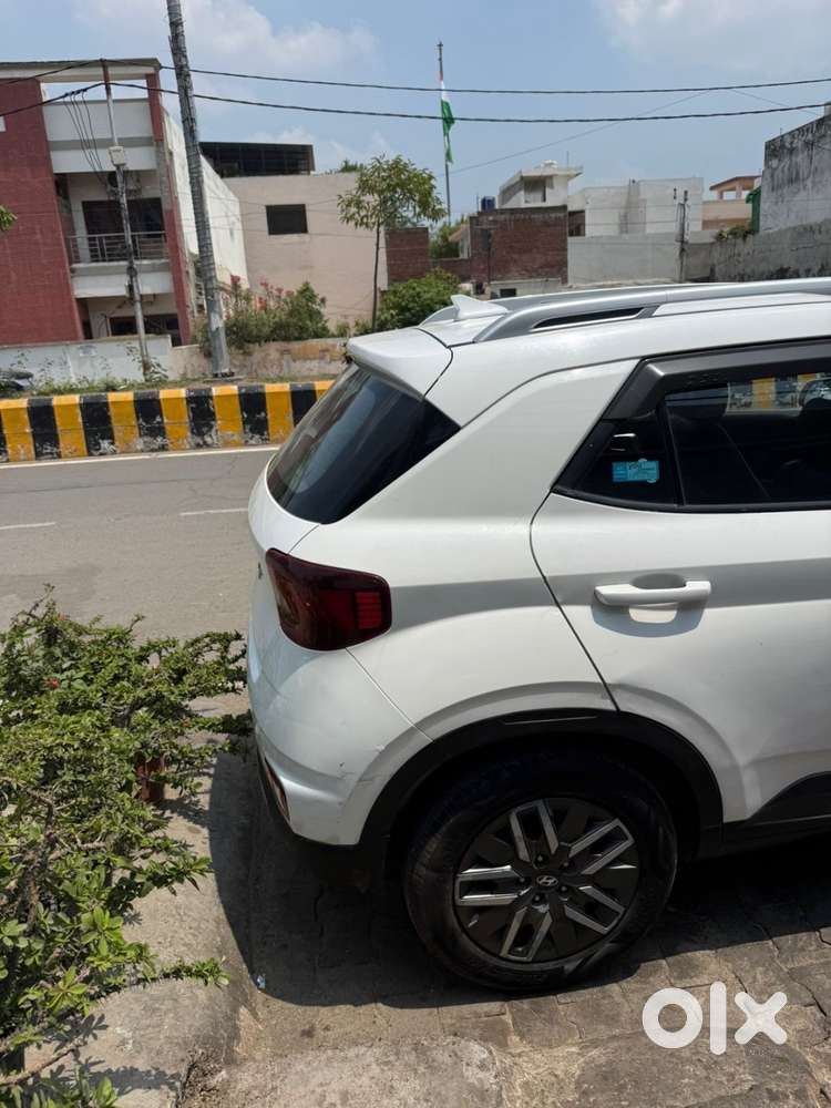 Hyundai Venue Car