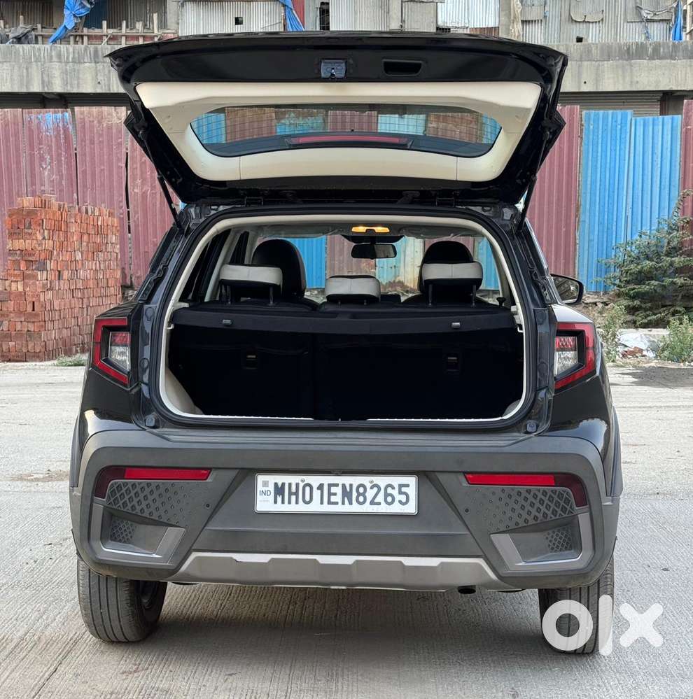 Mahindra Xuv 3xo Ax5 Pm Mt, 2024, Petrol