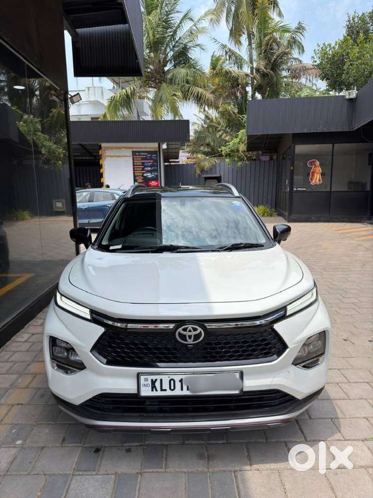 Toyota Urban Cruiser Taisor V 1.0 Petrol At Dual Tone, 2025, Petrol
